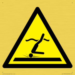 W048 Warning: Shallow water (diving)